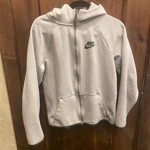 Grey Nike Tech Fleece